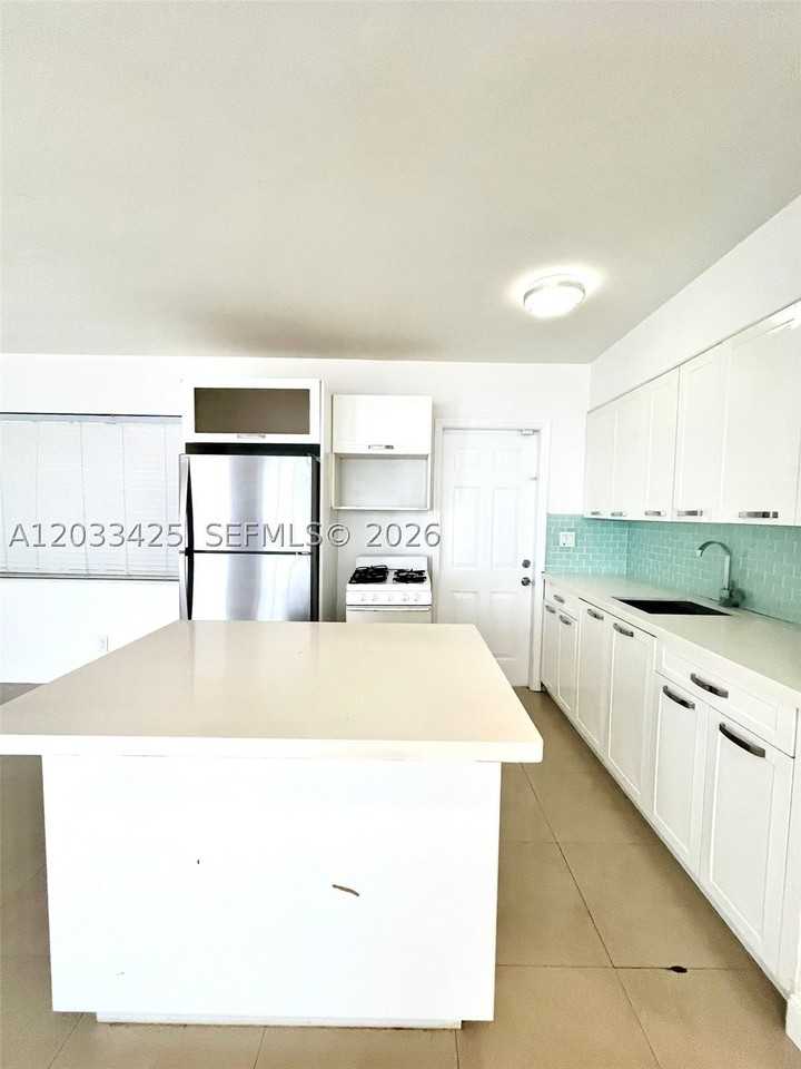 2031 Jackson St #3 - Photo 5 of 9