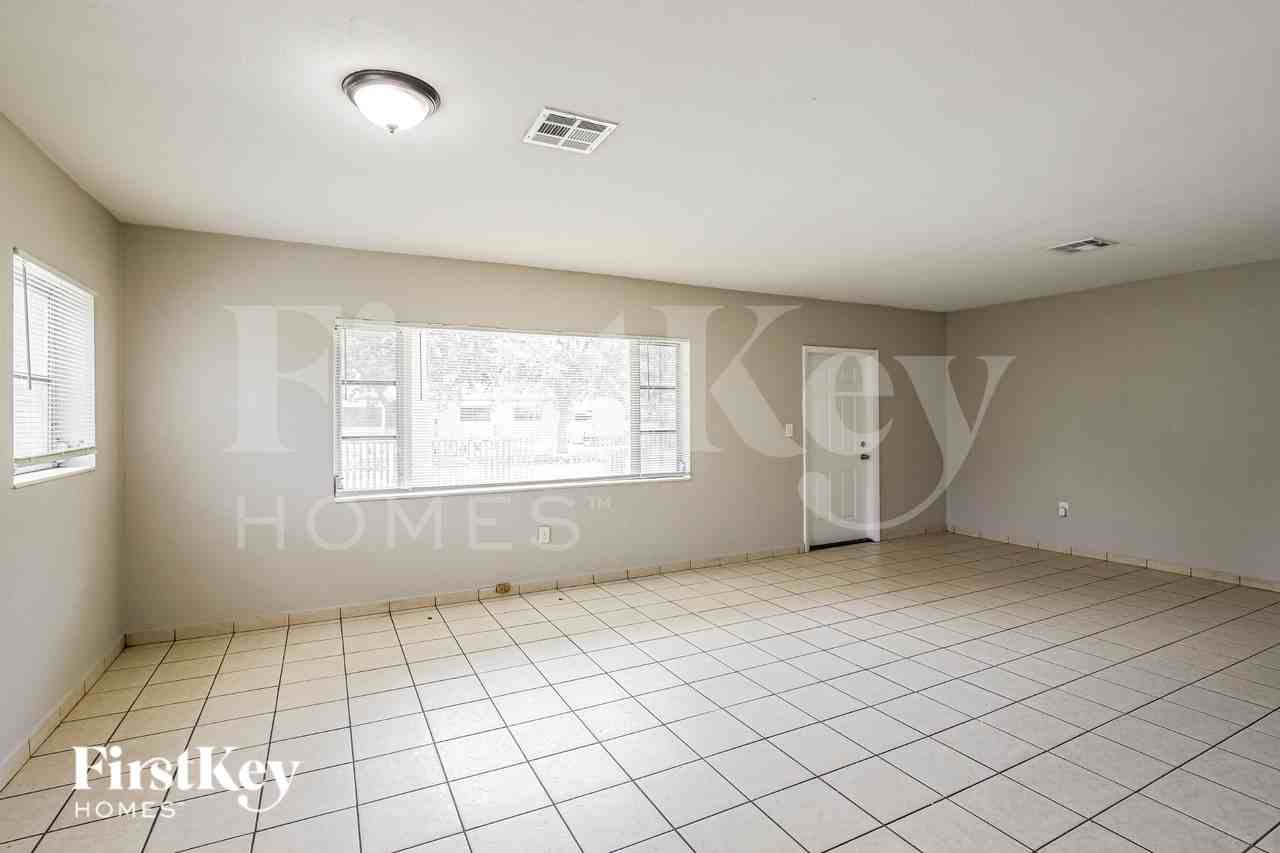 1350 Nw 132nd Ter - Photo 2 of 19