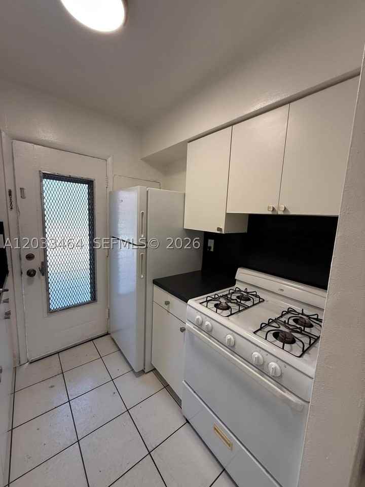 16851 Ne 18th Ave #106 - Photo 2 of 4