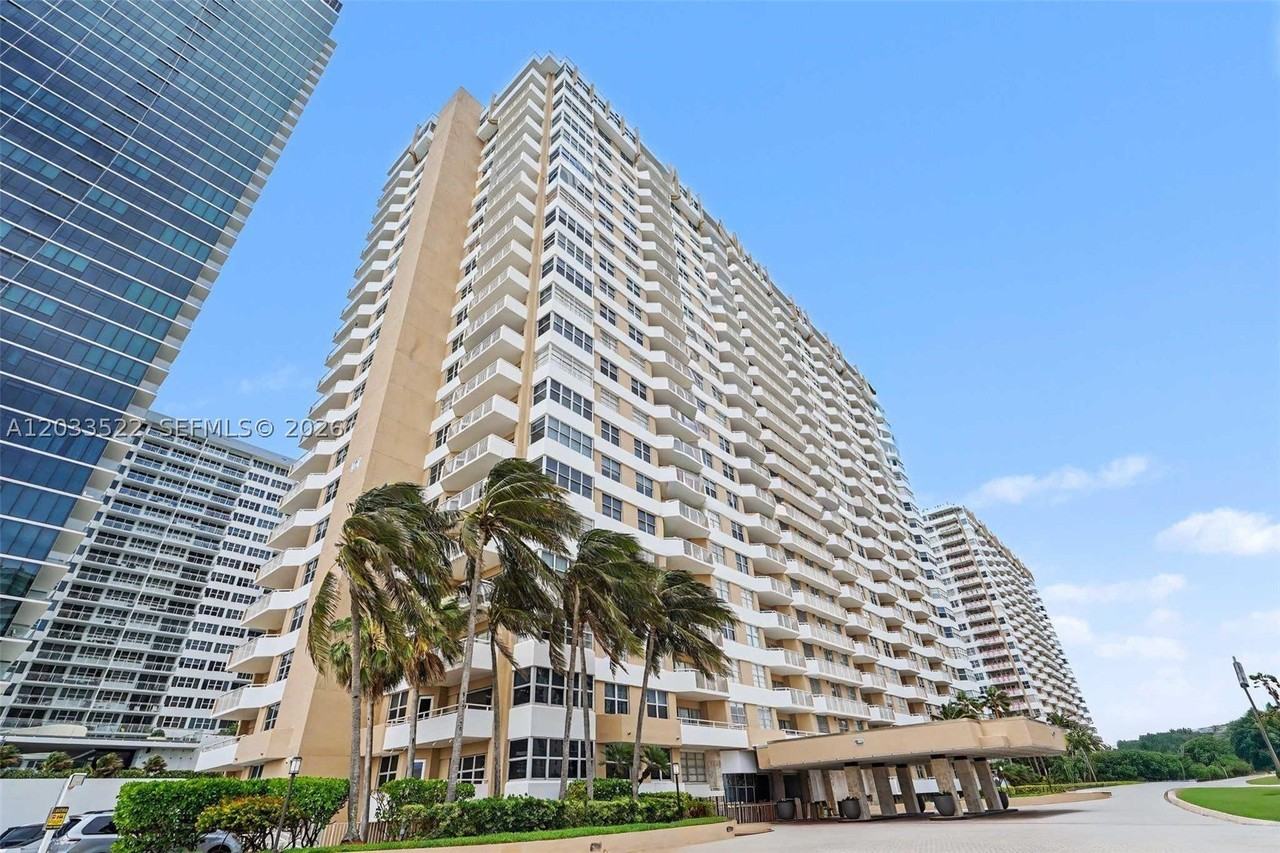 1980 S Ocean Dr #15A