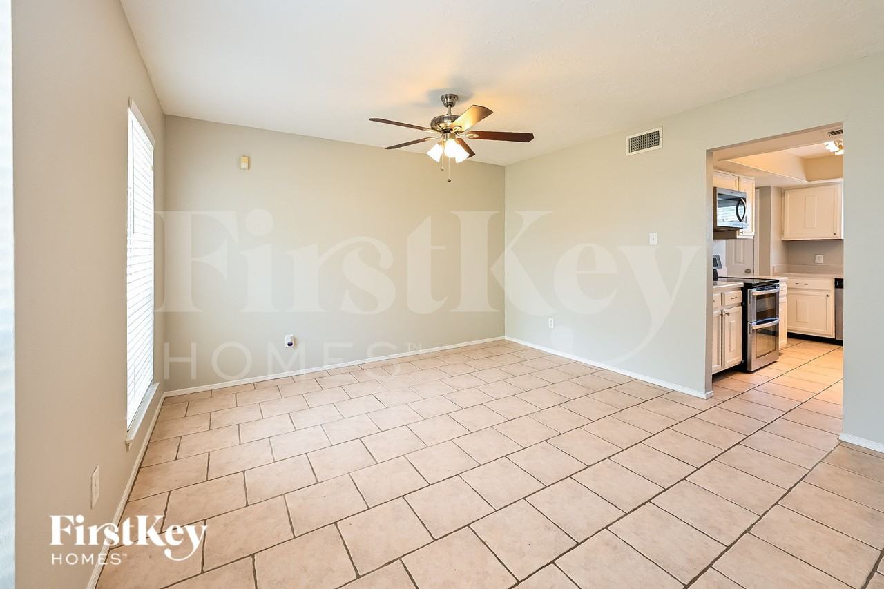 1219 Briarmead Dr - Photo 3 of 15