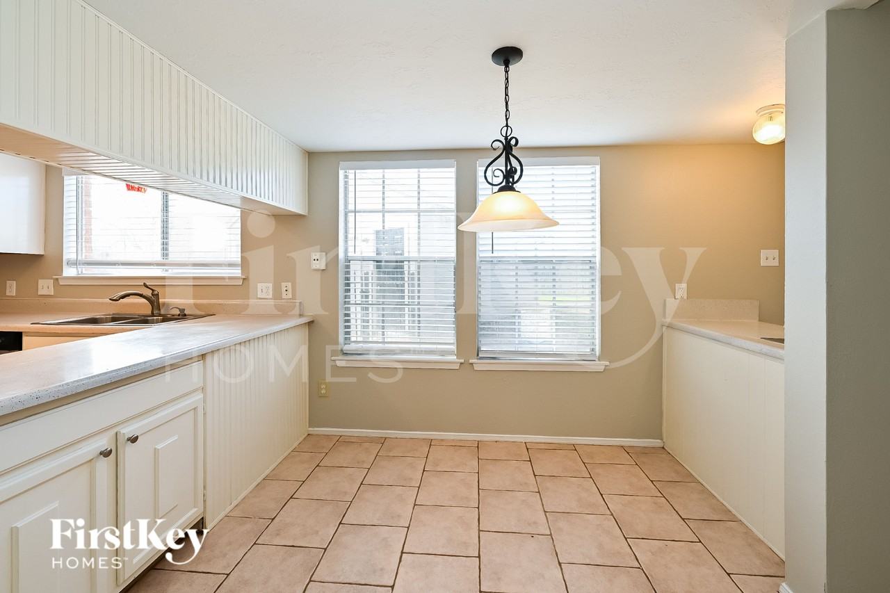 1219 Briarmead Dr - Photo 4 of 15
