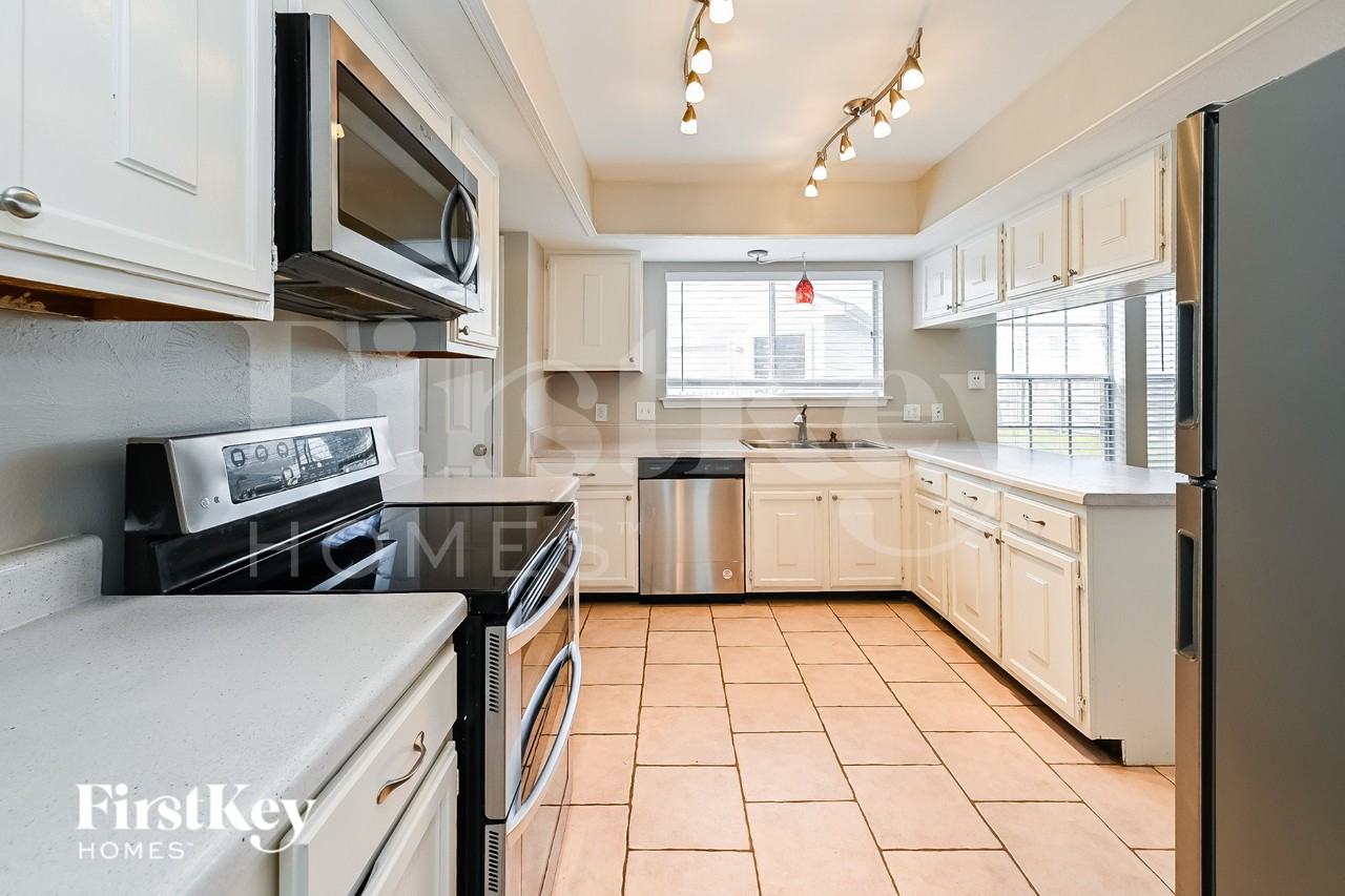 1219 Briarmead Dr - Photo 6 of 15