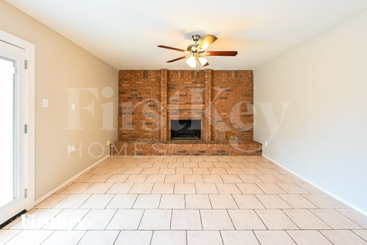 1219 Briarmead Dr - Photo 7 of 15