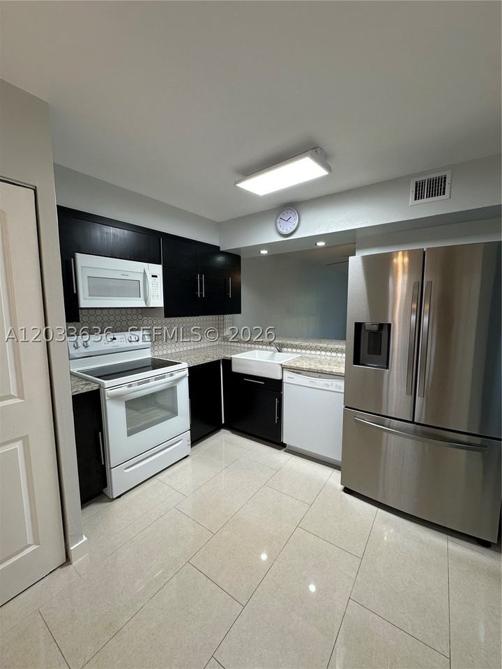 7561 Nw 1st St #204 - Photo 6 of 31
