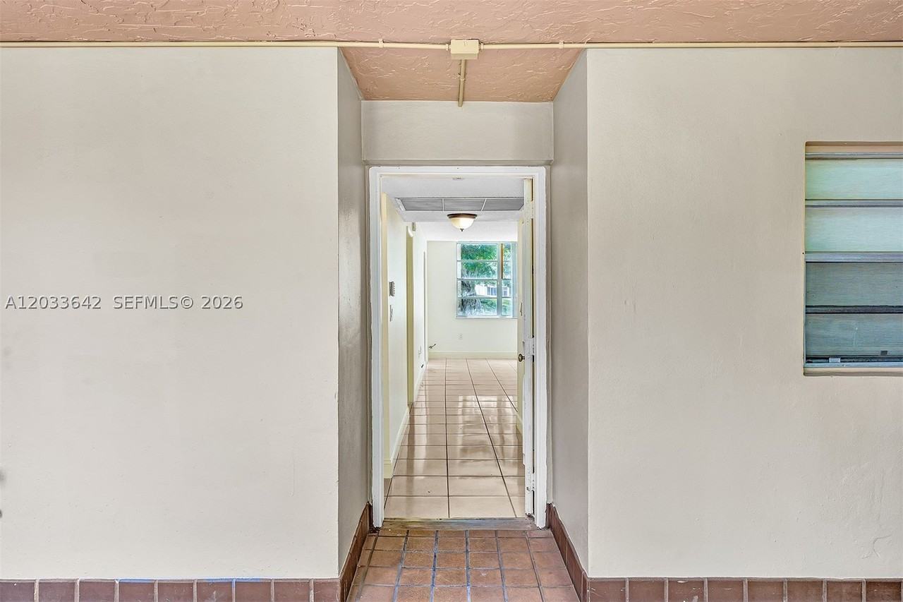 9410 Tangerine Pl #105 - Photo 3 of 35