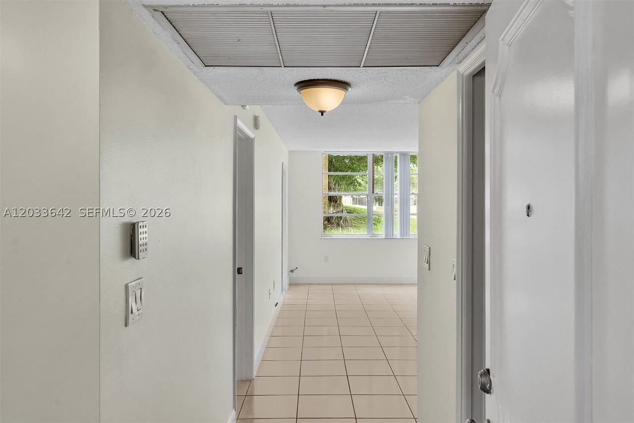 9410 Tangerine Pl #105 - Photo 4 of 35