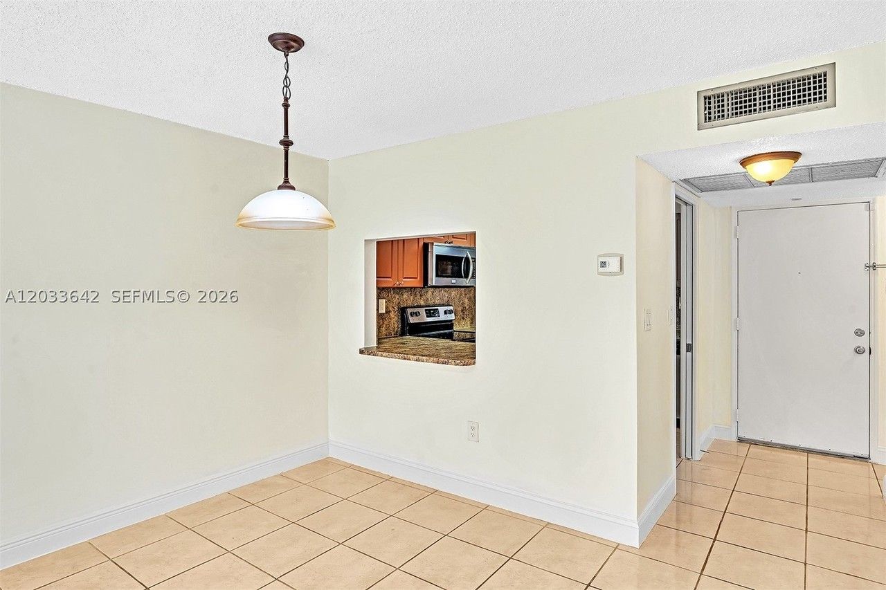 9410 Tangerine Pl #105 - Photo 5 of 35