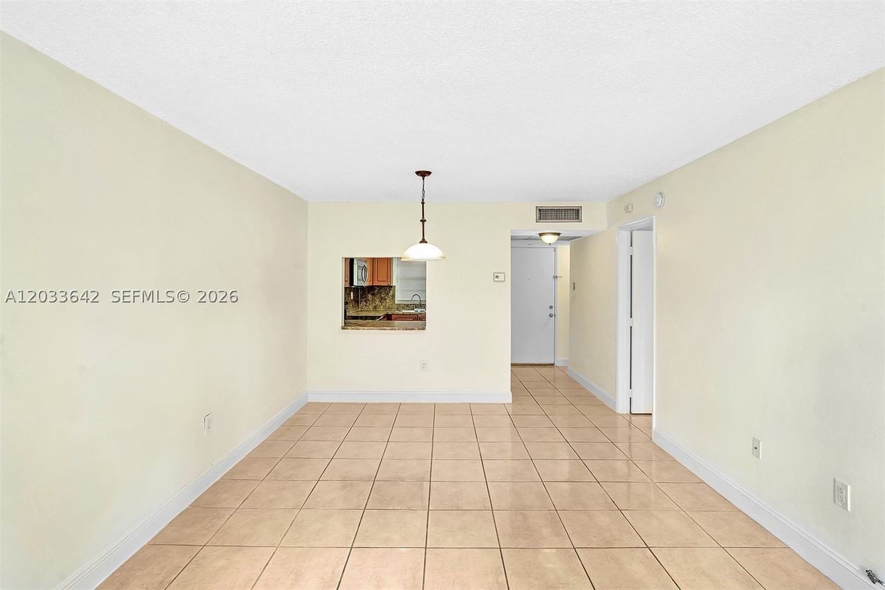 9410 Tangerine Pl #105 - Photo 7 of 35