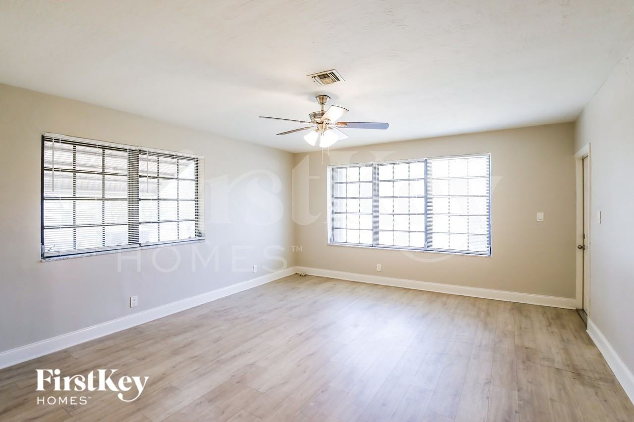 1121 Nwter - Photo 2 of 19
