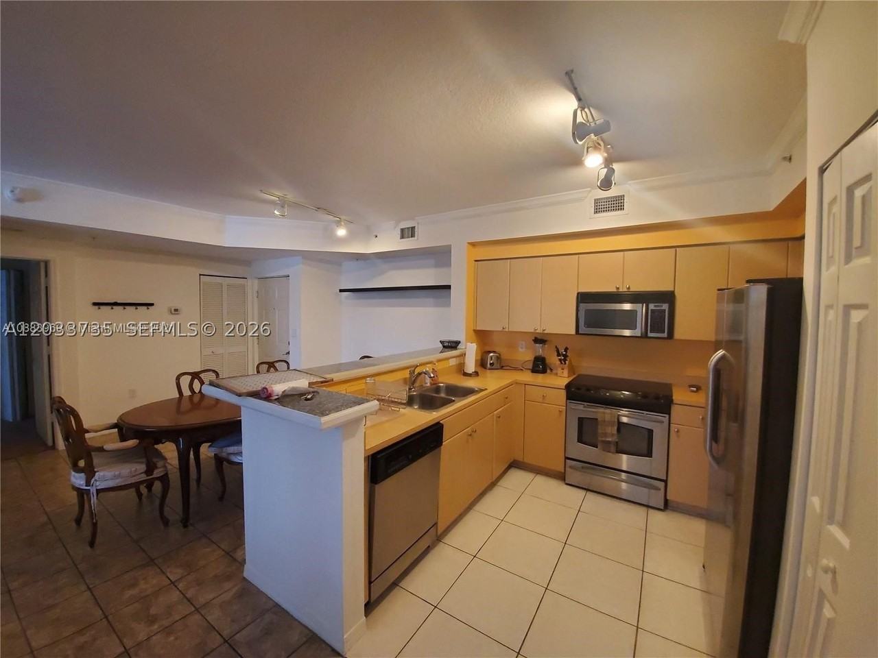 6801 Sw 44th St #203 - Photo 7 of 24