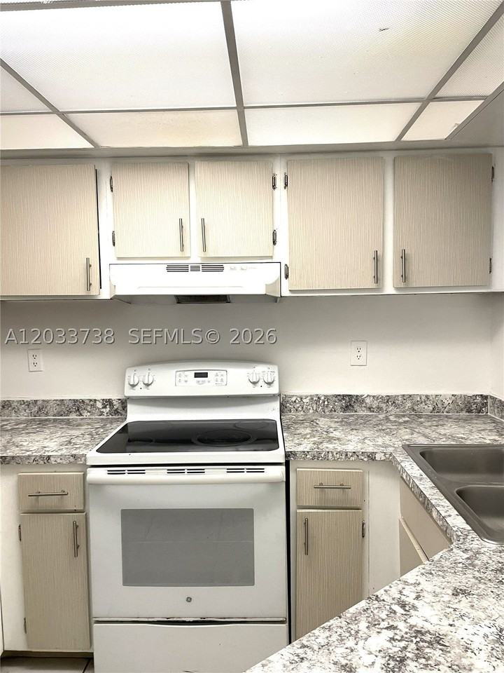8255 Sw 152nd Ave #E405 - Photo 3 of 14