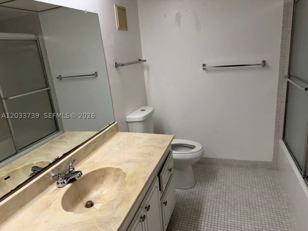 140 Lakeview Dr #211 - Photo 7 of 10