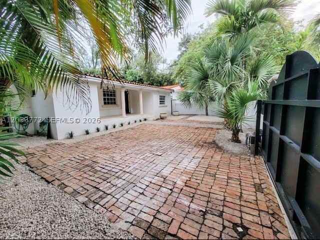 3685 Sw 1st Ave - Photo 2 of 9