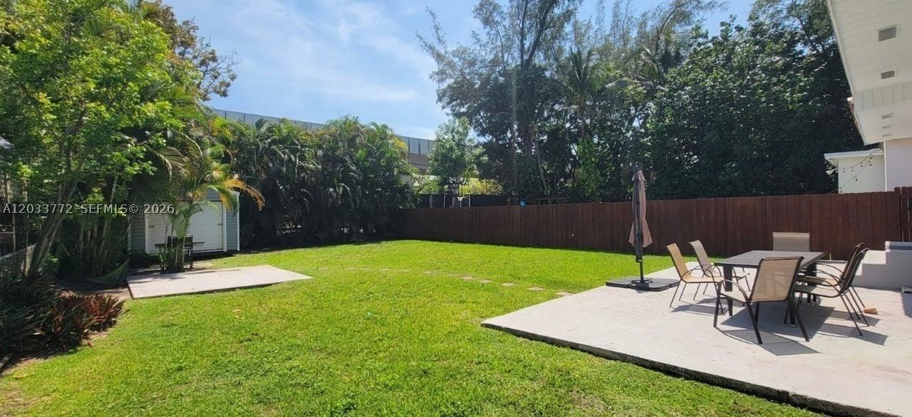 3685 Sw 1st Ave - Photo 3 of 9