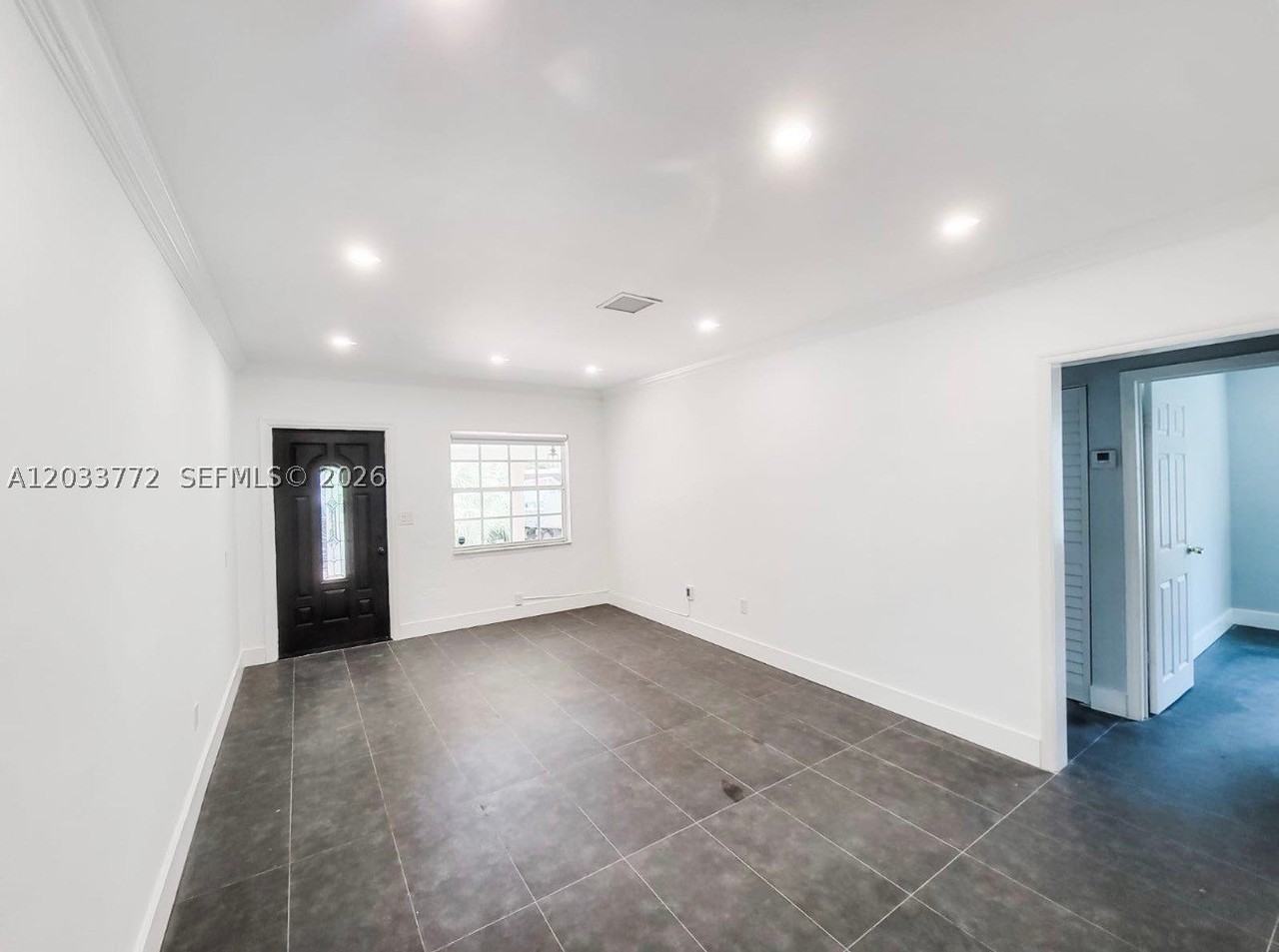 3685 Sw 1st Ave - Photo 4 of 9