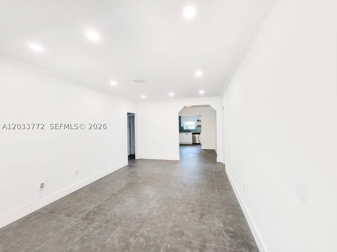 3685 Sw 1st Ave - Photo 5 of 9
