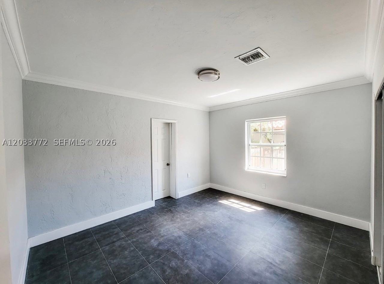 3685 Sw 1st Ave - Photo 7 of 9