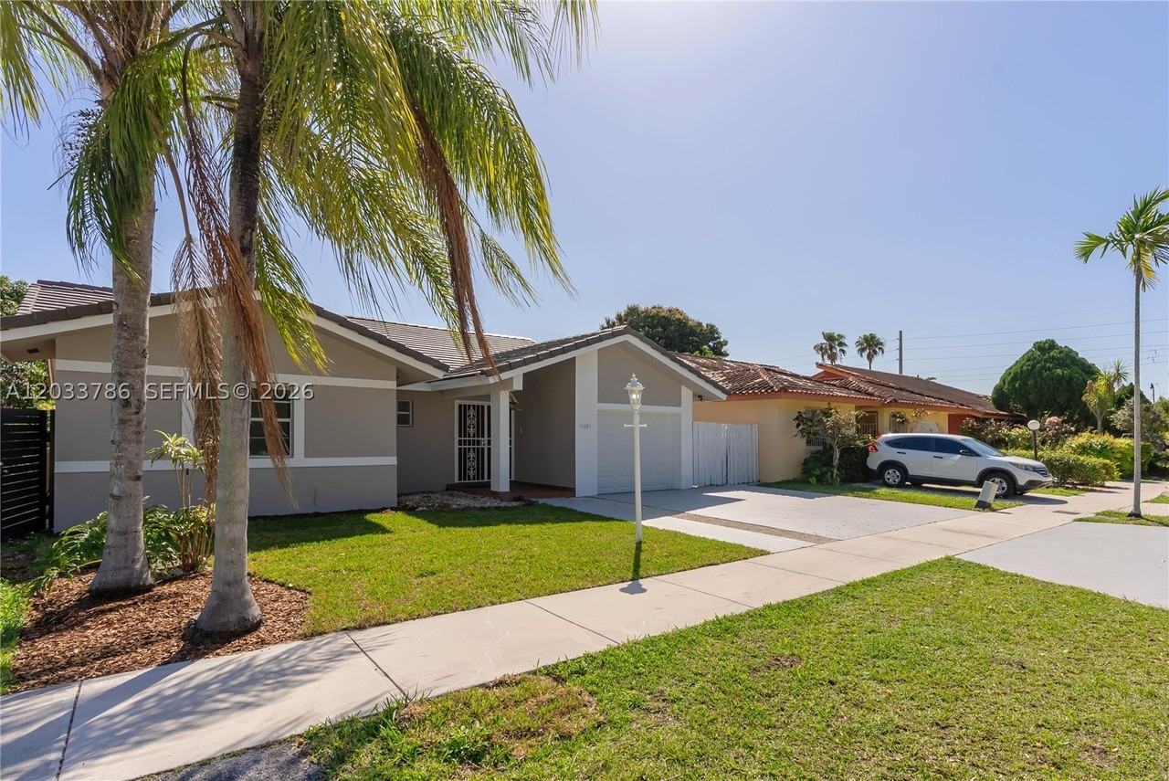 15881 Sw 139th Ave - Photo 3 of 20