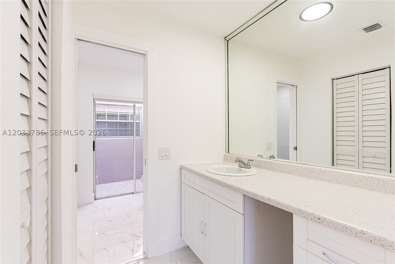 15881 Sw 139th Ave - Photo 6 of 20