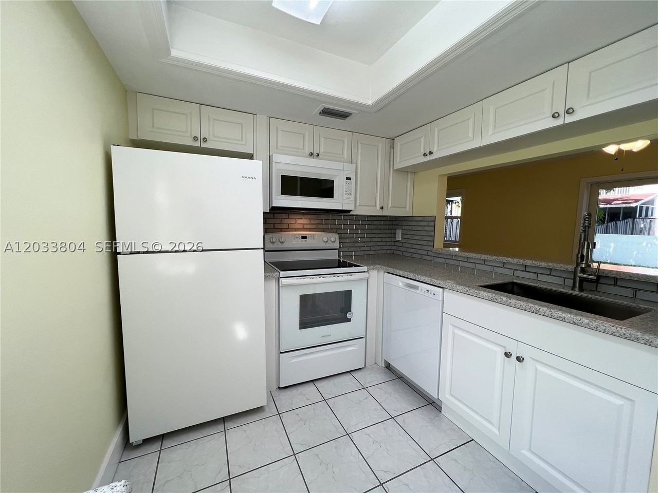 20759 Sw 83rd Ave - Photo 2 of 18