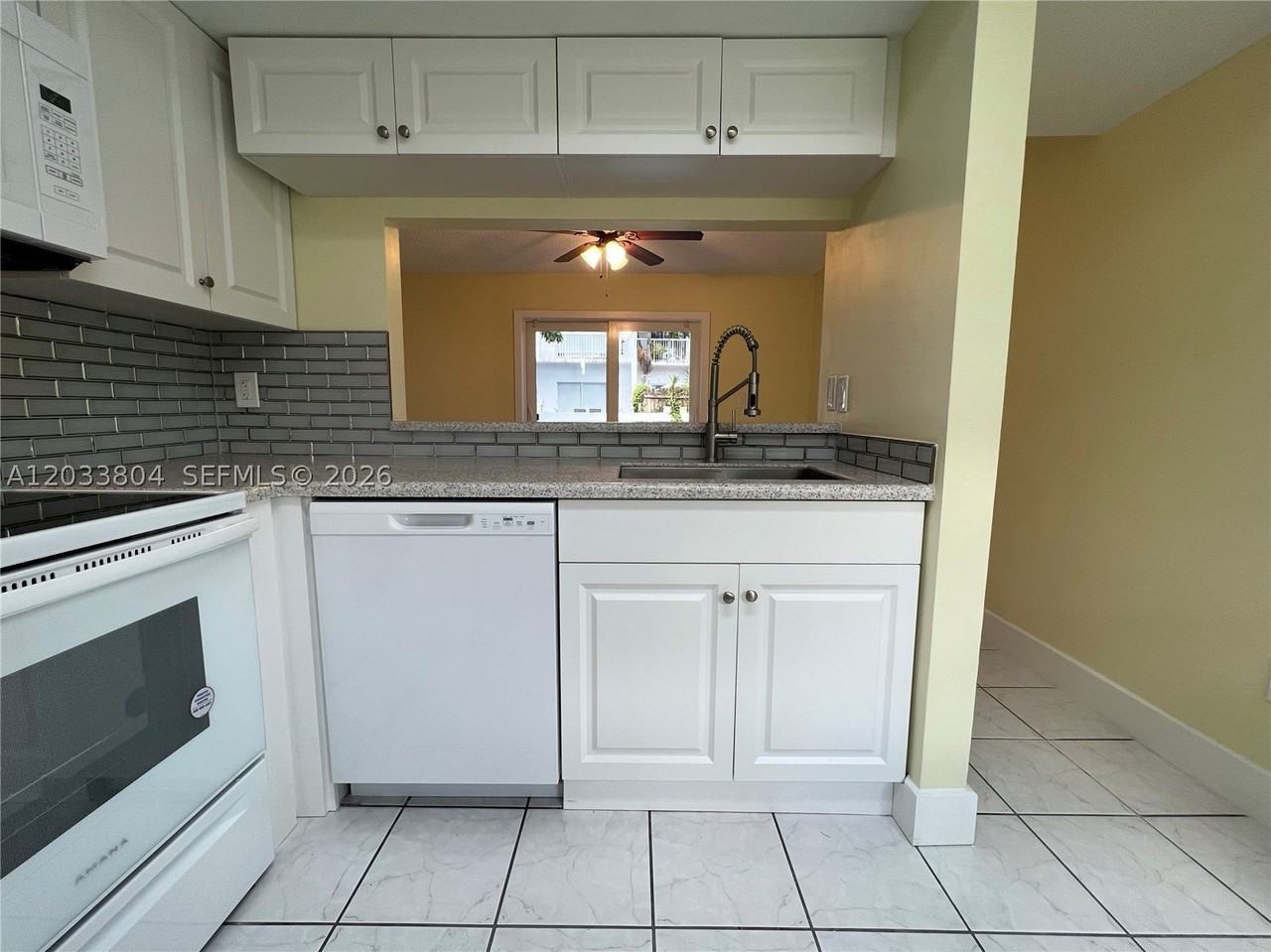 20759 Sw 83rd Ave - Photo 3 of 18
