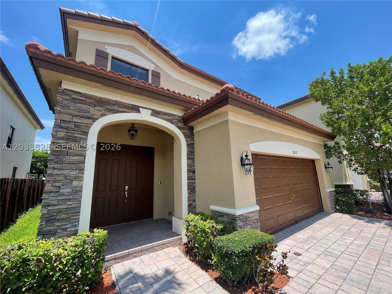 8858 Nw 101st Pl - Photo 2 of 36