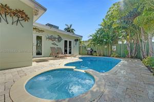 featured image of 218 Se 4th St #0