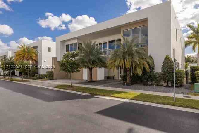 10250 Nw 75th Ter - Photo 2 of 32