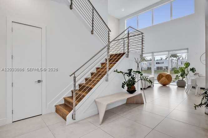 10250 Nw 75th Ter - Photo 3 of 32