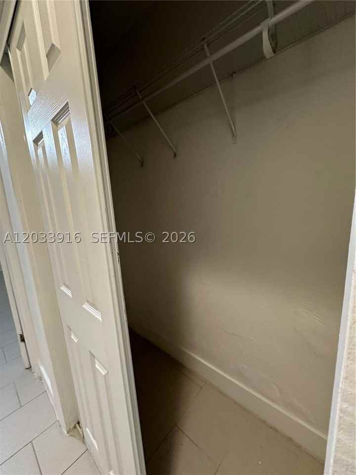 8205 Crespi Blvd #3 - Photo 7 of 18
