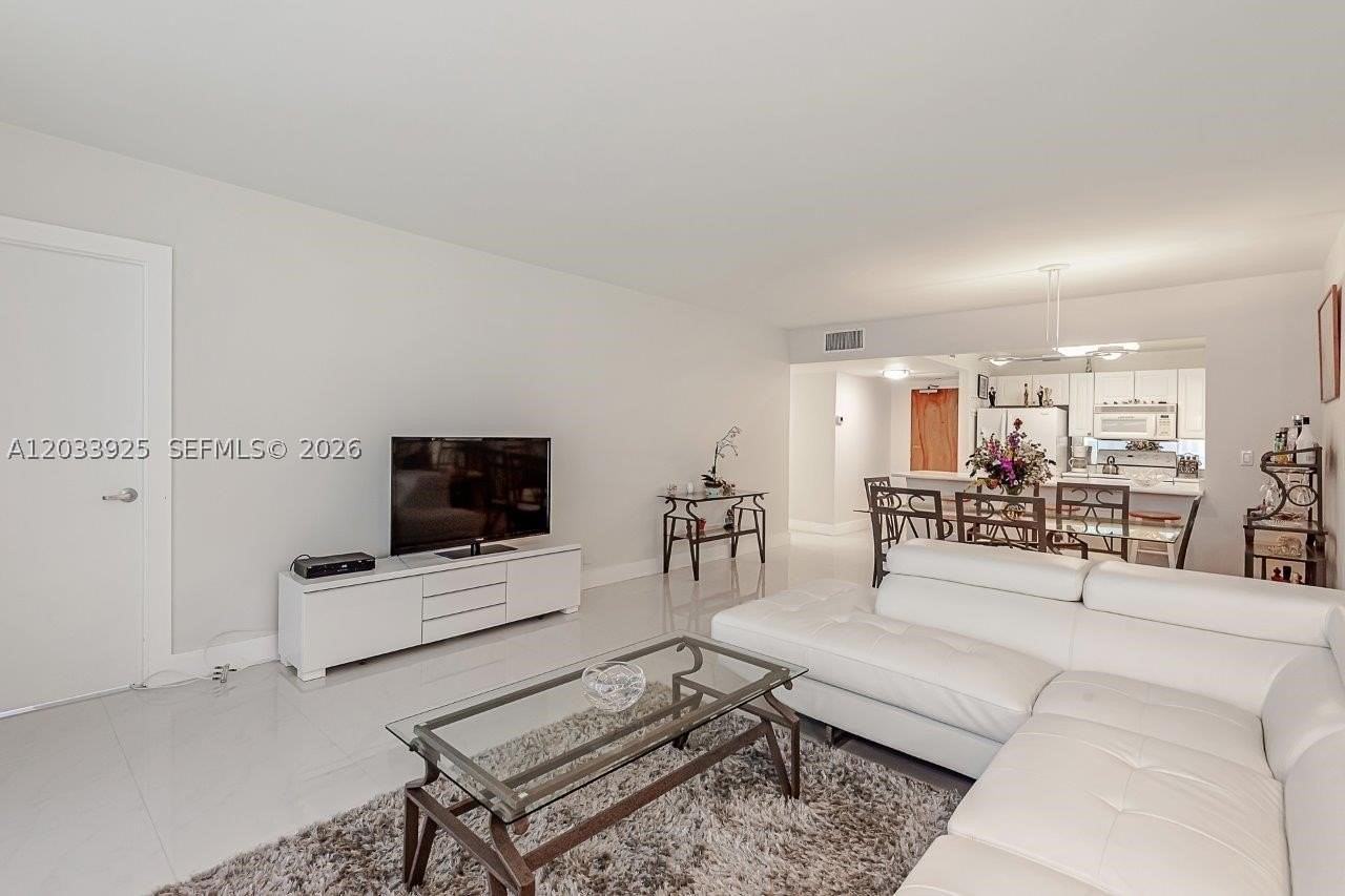 2301 Collins Ave #1416 - Photo 7 of 29