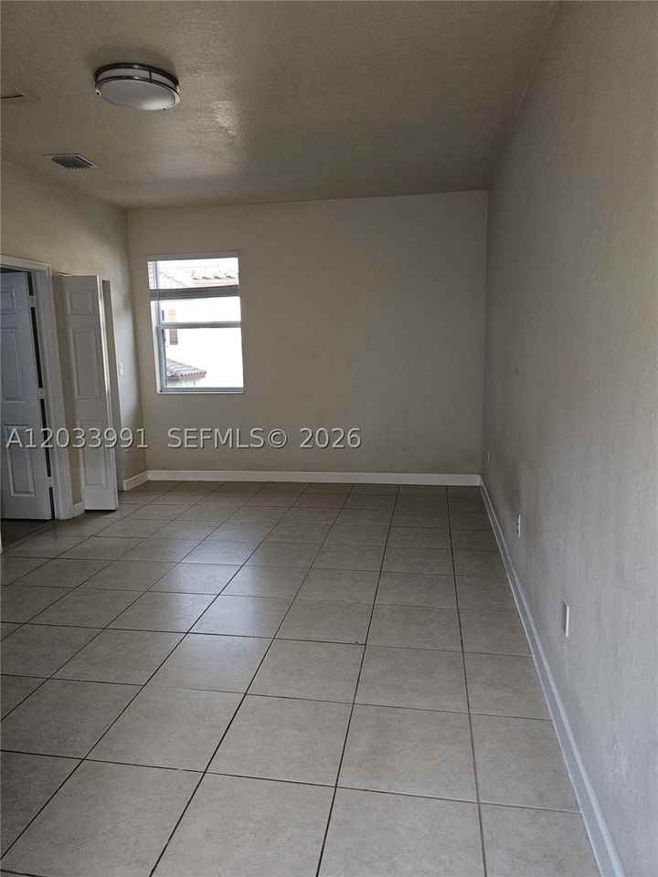 17066 Sw 95th Ter - Photo 2 of 11