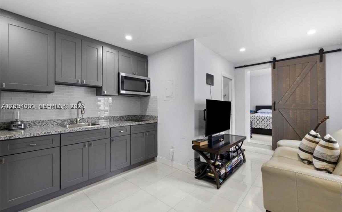 6010 Nw 38th St #1 - Photo 4 of 6