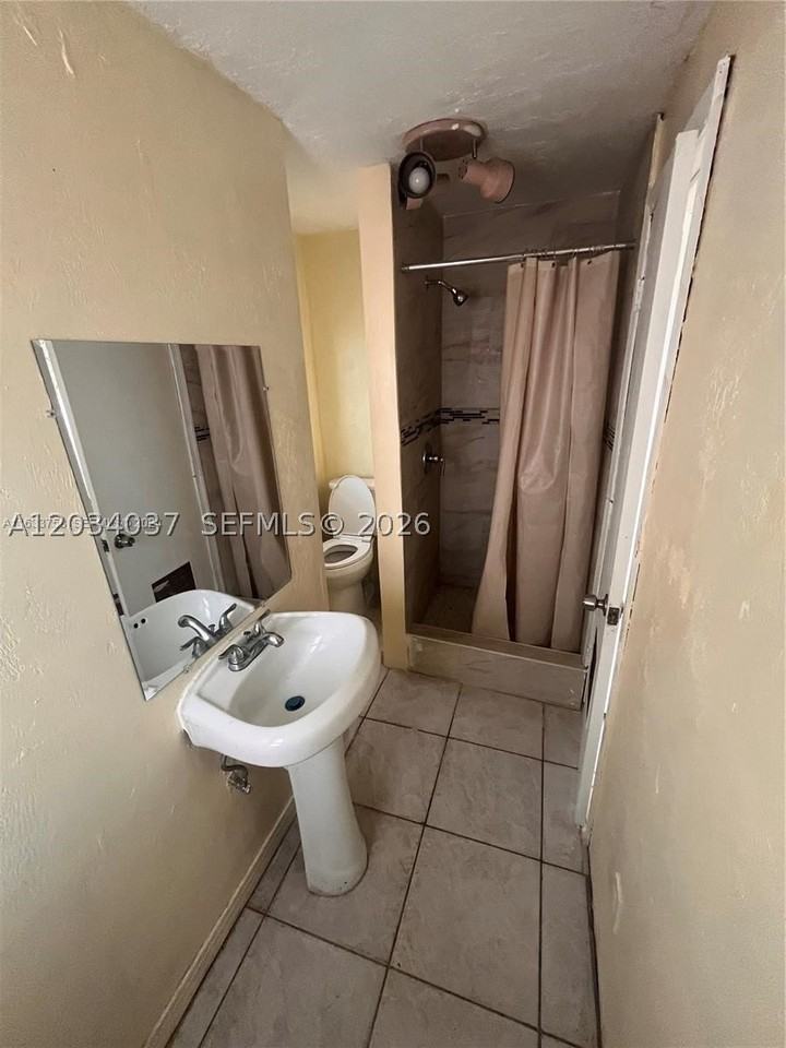 13215 Nw 19th Ave #1 - Photo 3 of 7
