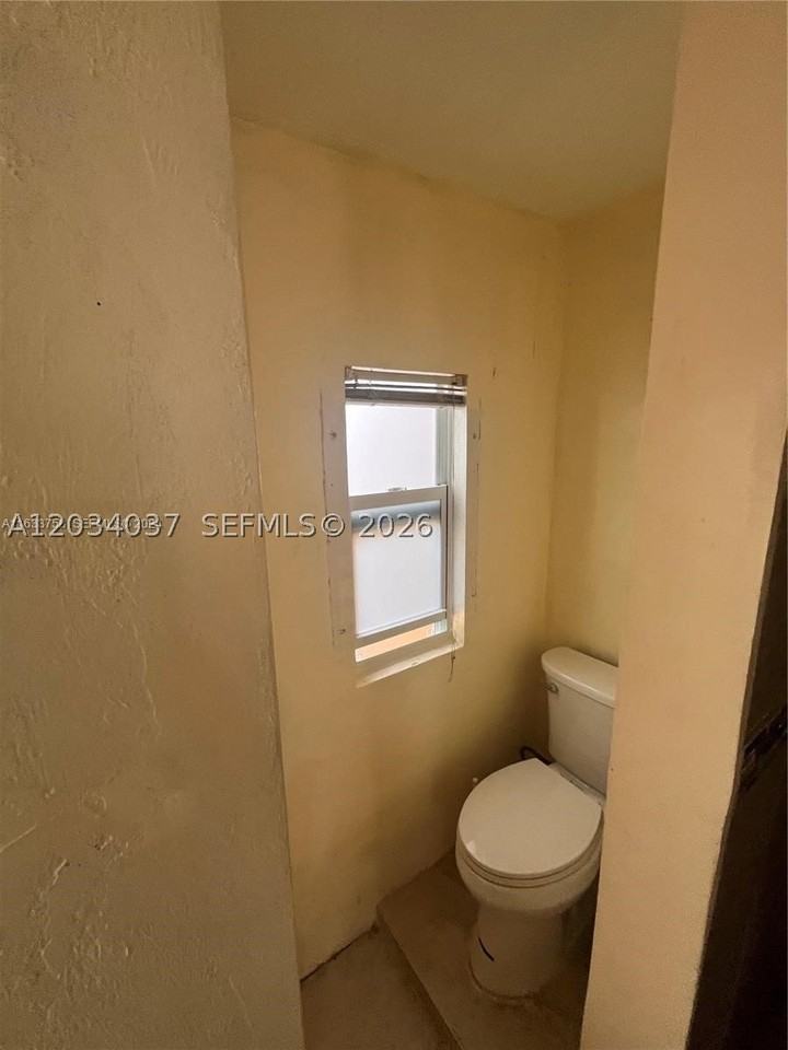 13215 Nw 19th Ave #1 - Photo 5 of 7