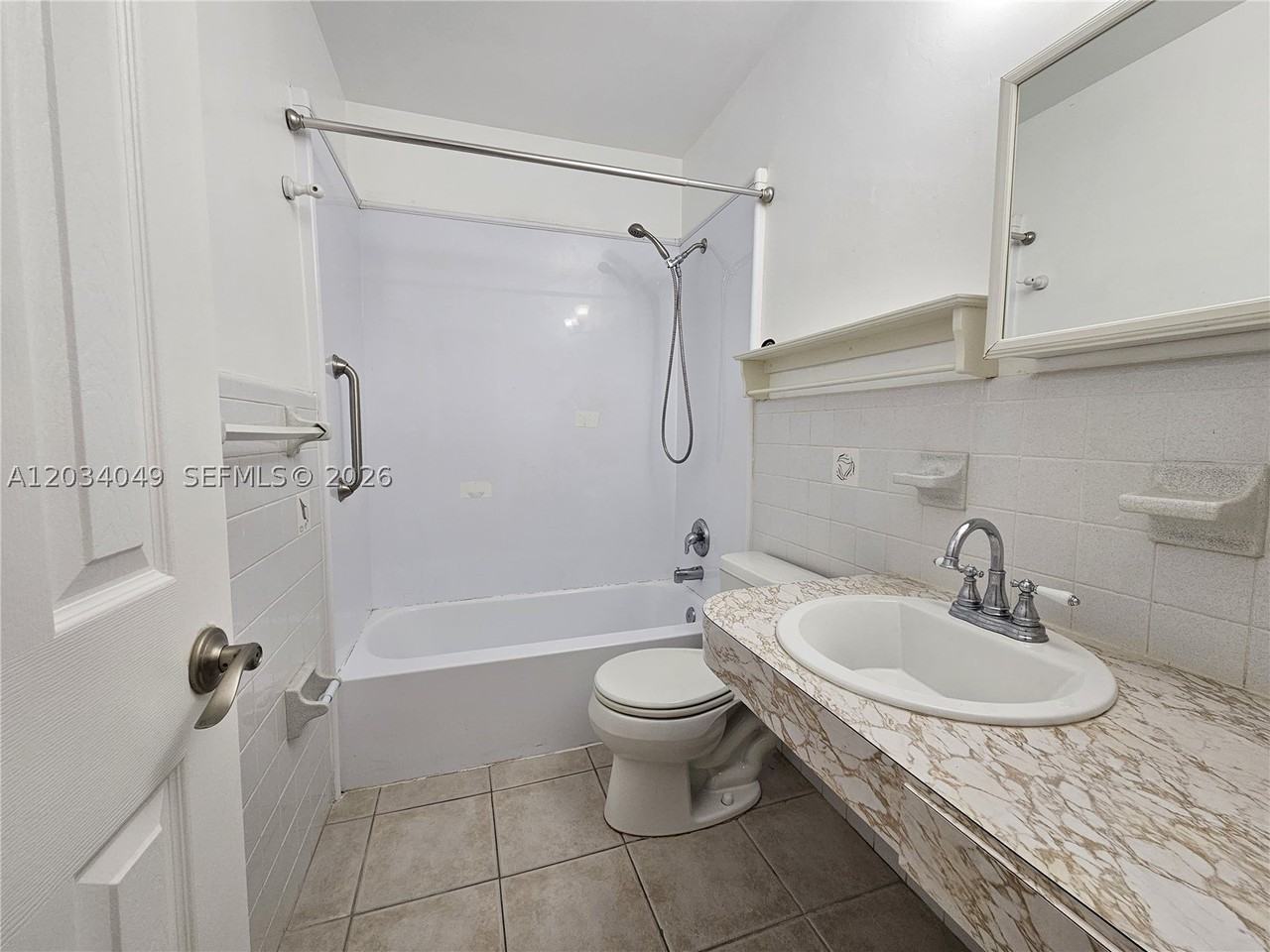 3217 Ne 7th Pl #4 - Photo 6 of 14