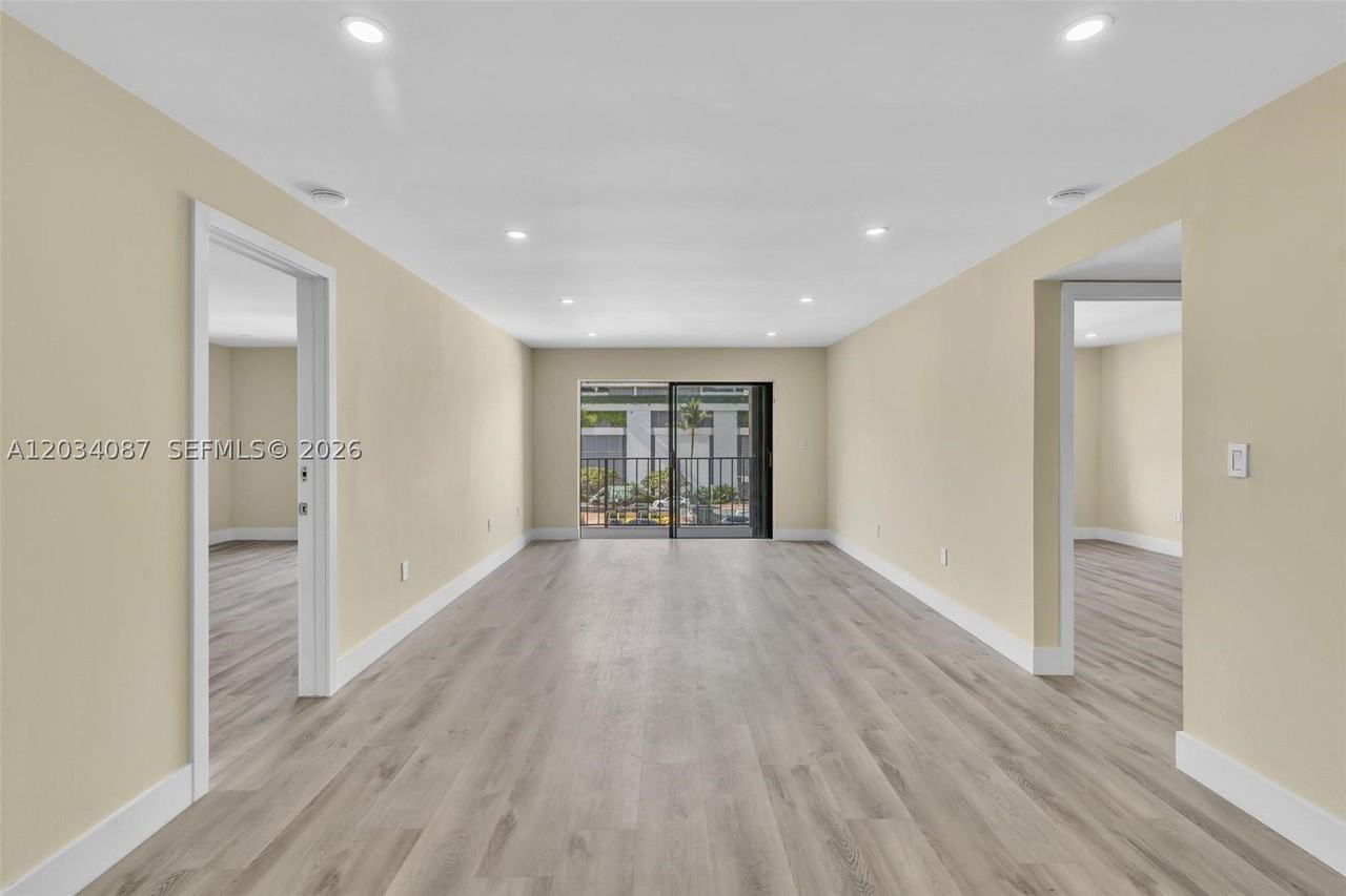9124 Collins Ave #304 - Photo 5 of 32