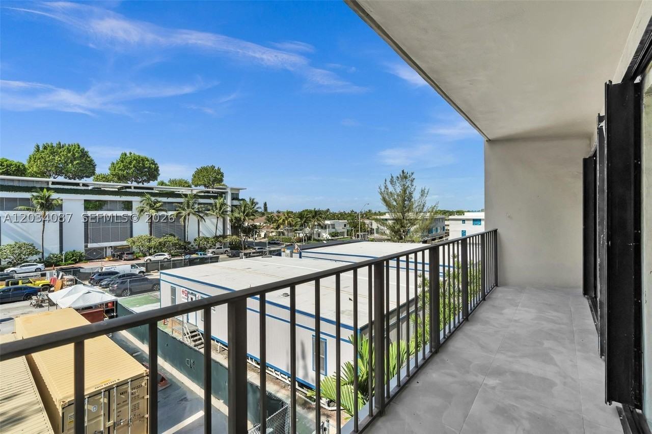 9124 Collins Ave #304 - Photo 6 of 32