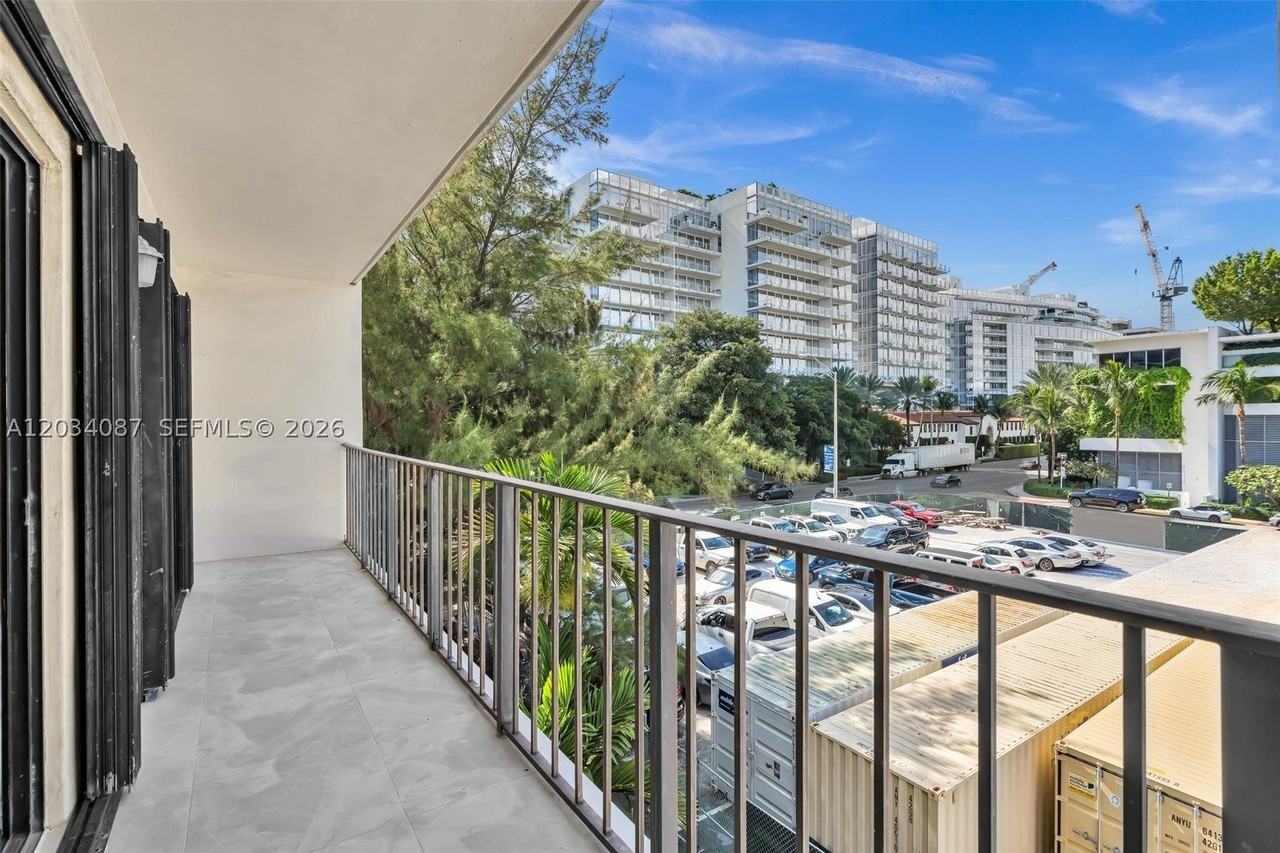 9124 Collins Ave #304 - Photo 7 of 32