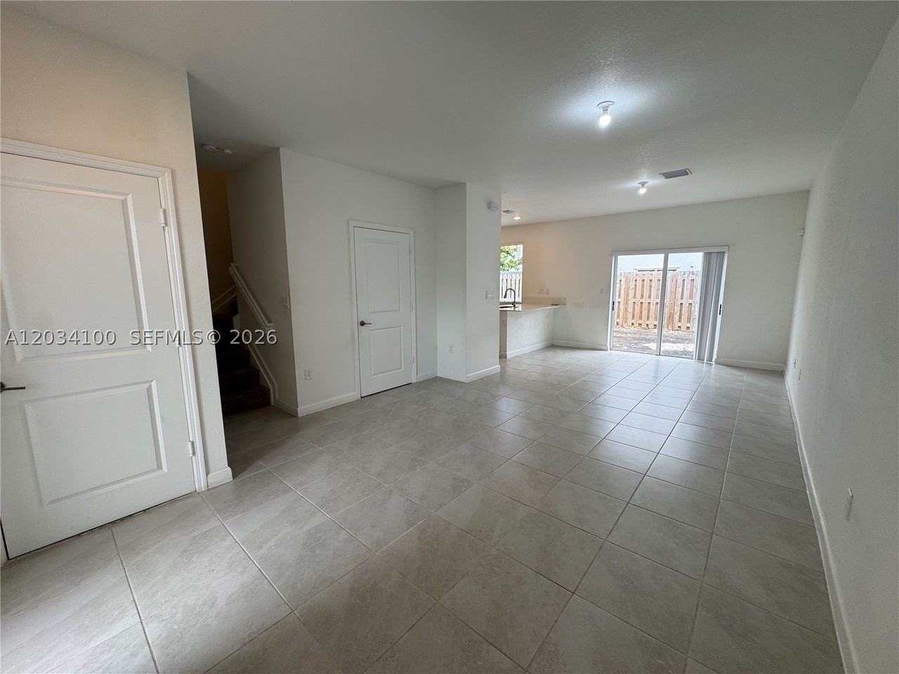 2609 Se 11th St #2609 - Photo 4 of 21