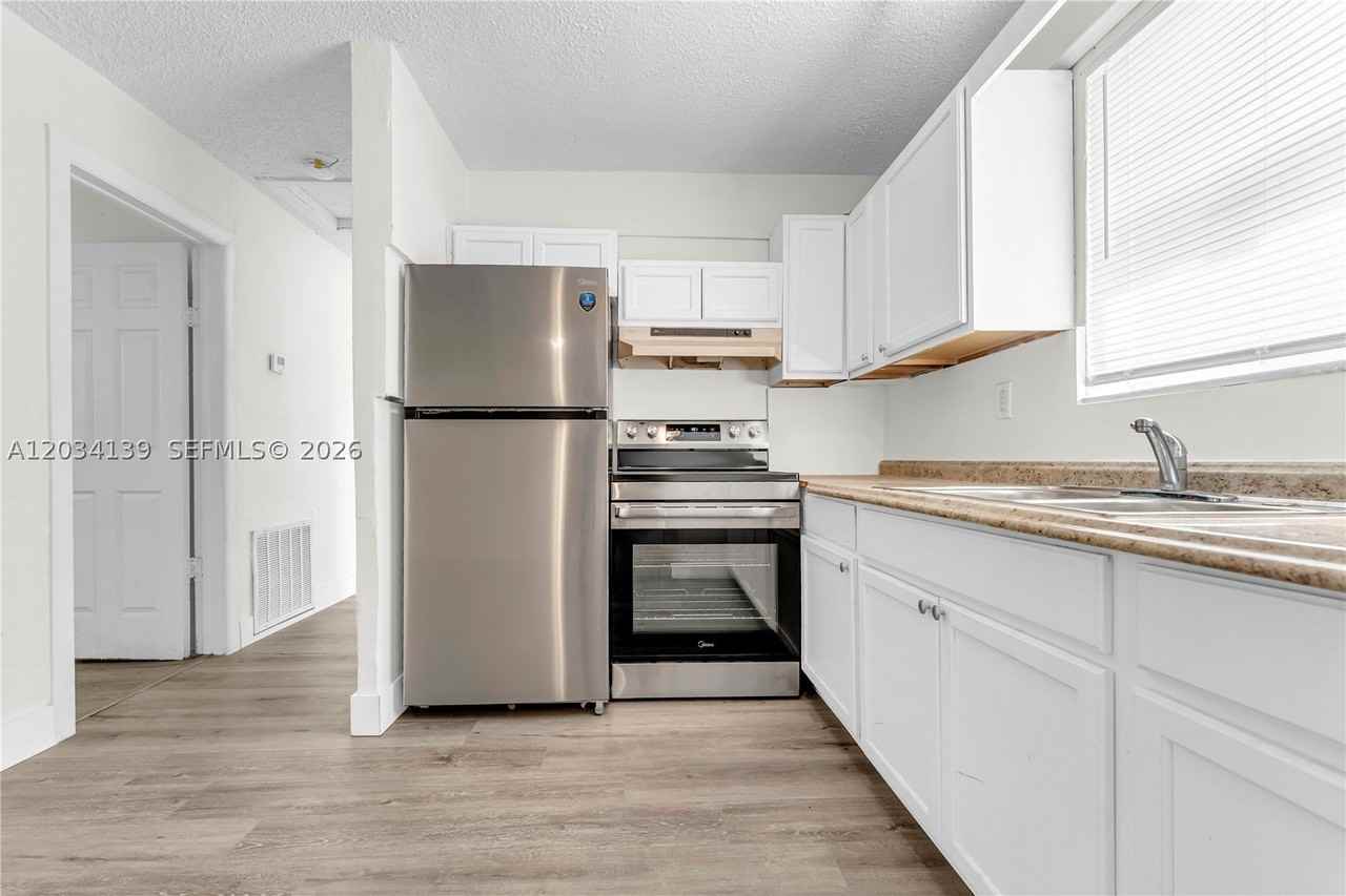 2856 Nw 14th St #1 - Photo 7 of 46