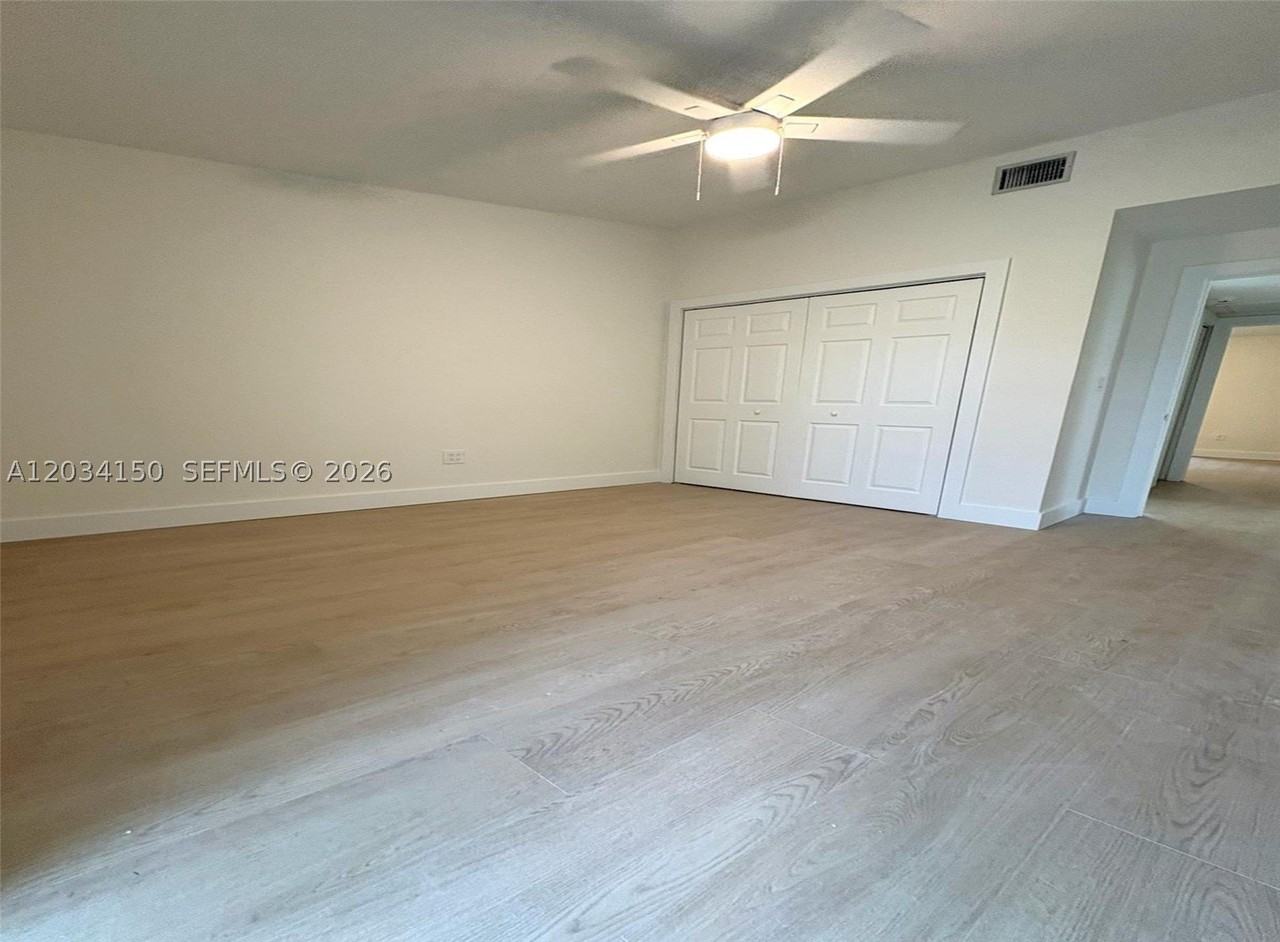 136 Marina Ave #EAST - Photo 7 of 13