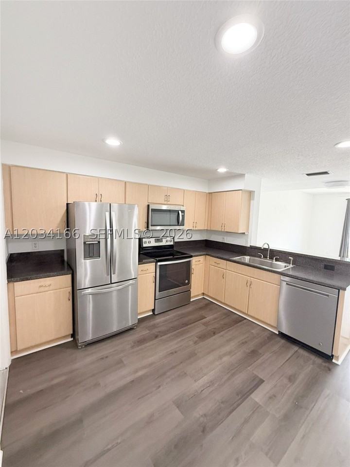 1564 Veracruz Ln #1564 - Photo 2 of 17