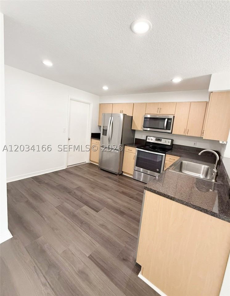 1564 Veracruz Ln #1564 - Photo 3 of 17