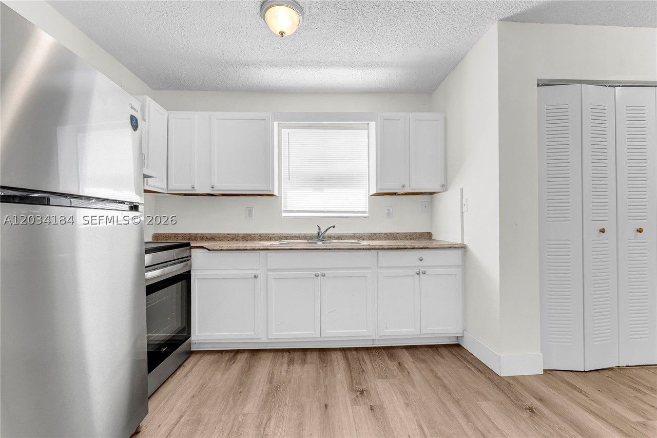 2856 Nw 14th St #2 - Photo 5 of 47