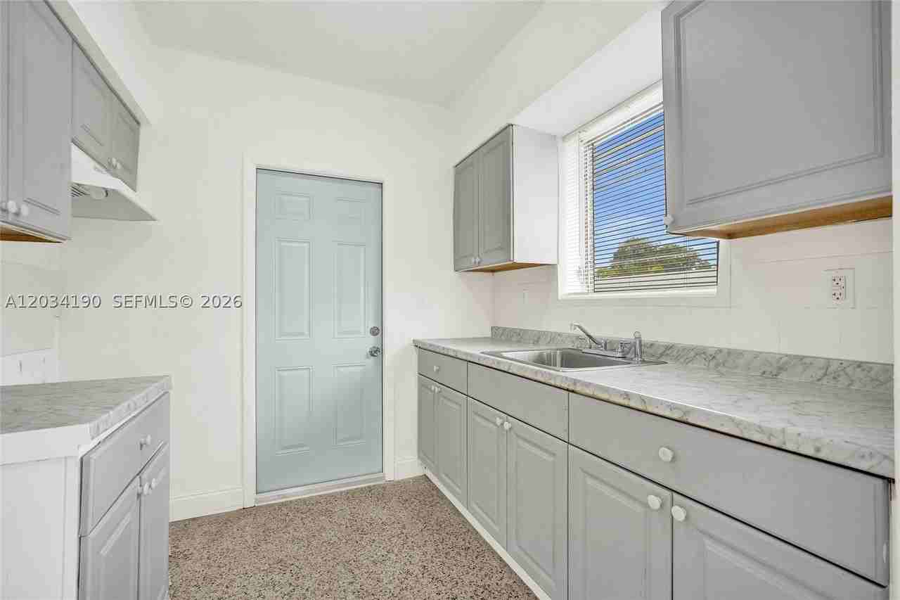 710 82nd St #1 - Photo 3 of 35