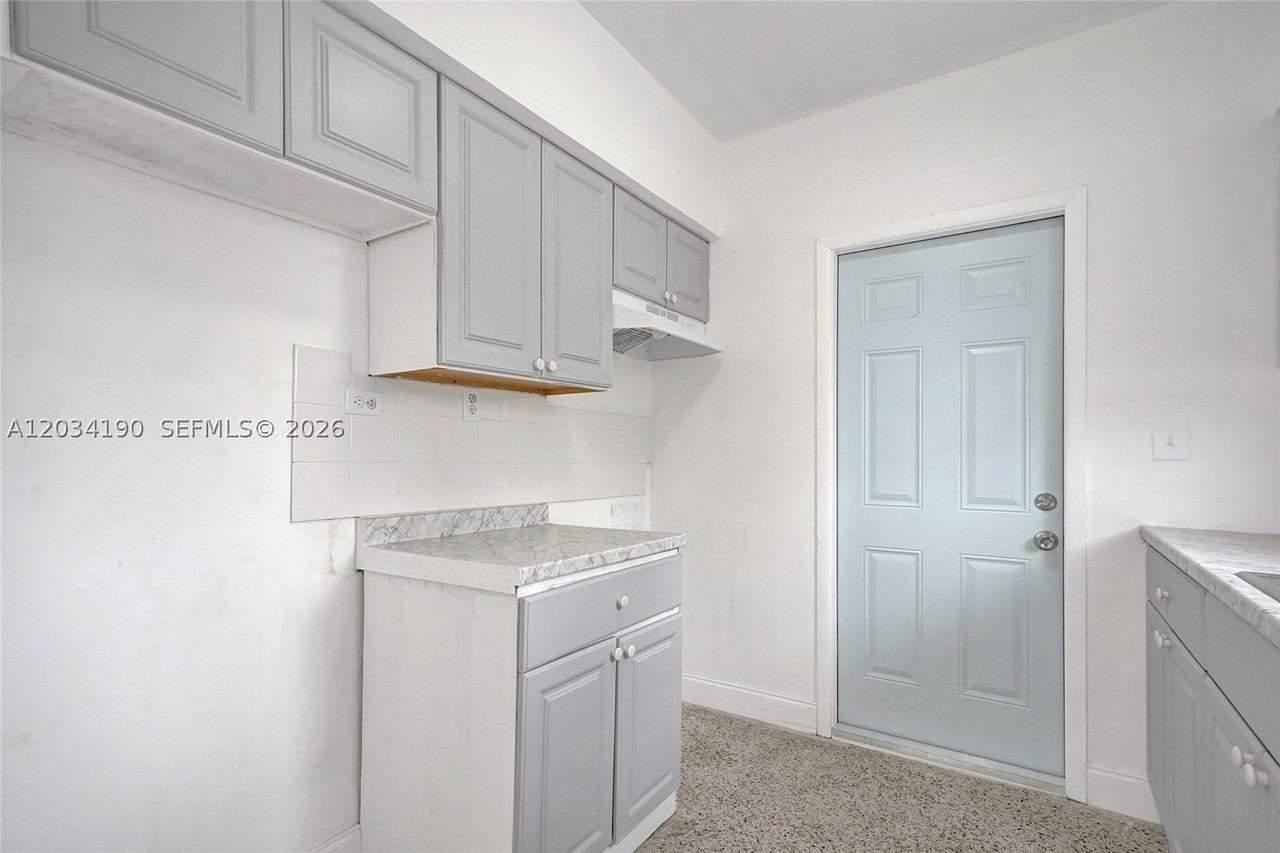 710 82nd St #1 - Photo 4 of 35