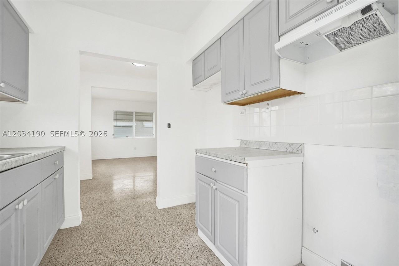 710 82nd St #1 - Photo 5 of 35
