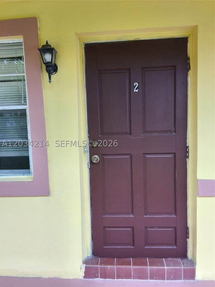 1826 Cleveland St #2 - Photo 2 of 14